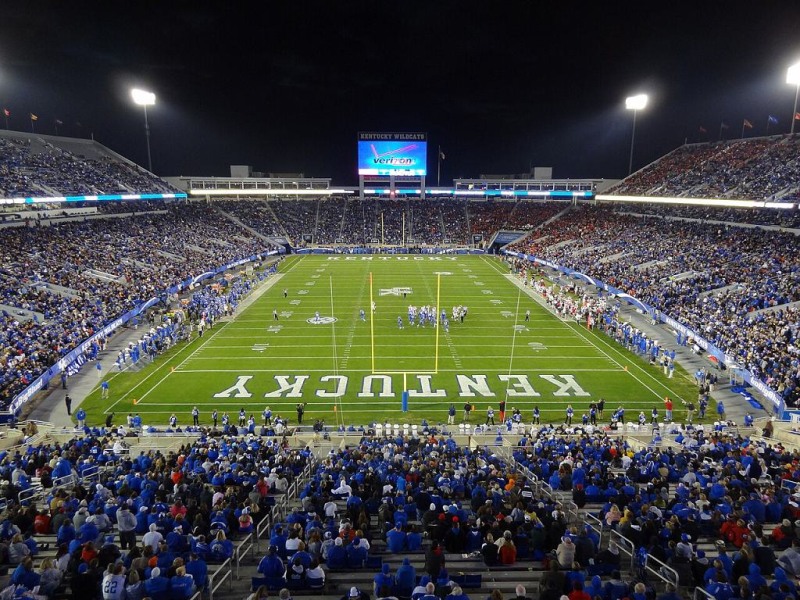 University athletics overshadow academic priorities