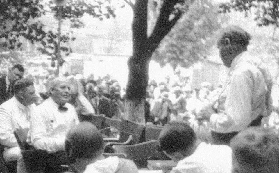 William Jennings Bryan (seated at left) being interrogated by Clarence Seward Darrow